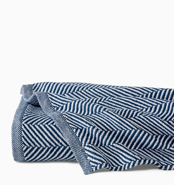 Camilo Full/Queen Blanket Bedding Style Sferra Navy 
