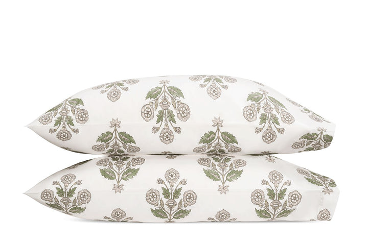 Dalila Pillowcase - pair Bedding Style Matouk Pebble Standard 