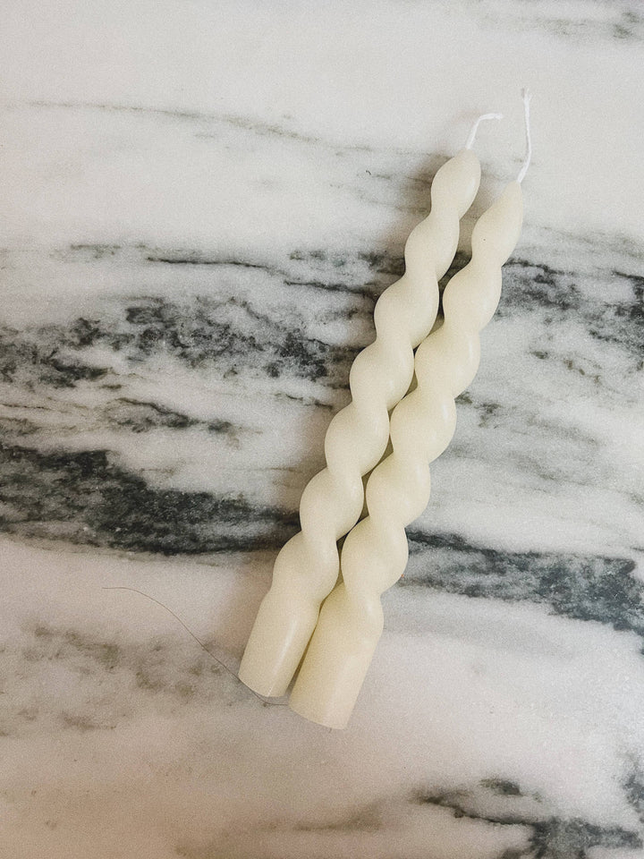 Spiral taper candle Whiskey + Wine milk 