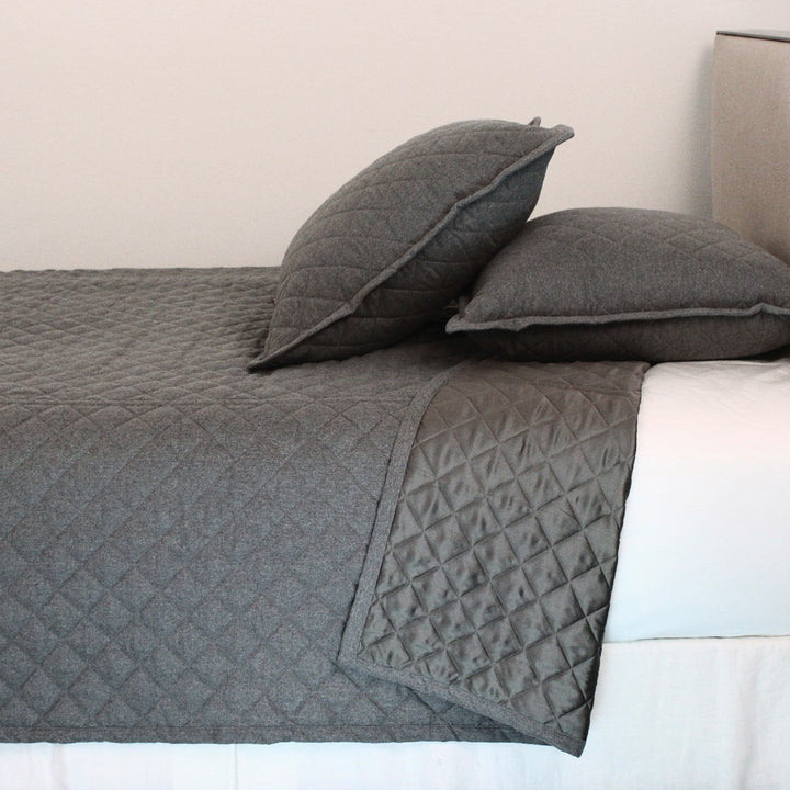 Bedding Style - Ann Gish Flannel