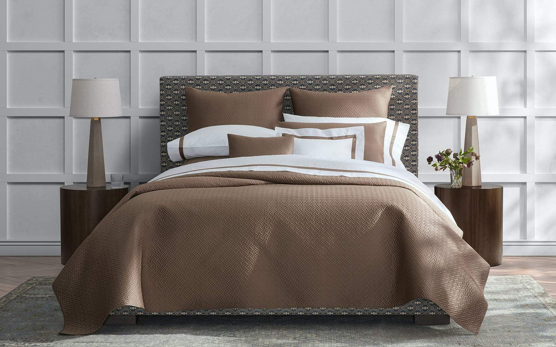 Basketweave Full/Queen Quilt Bedding Style Matouk 