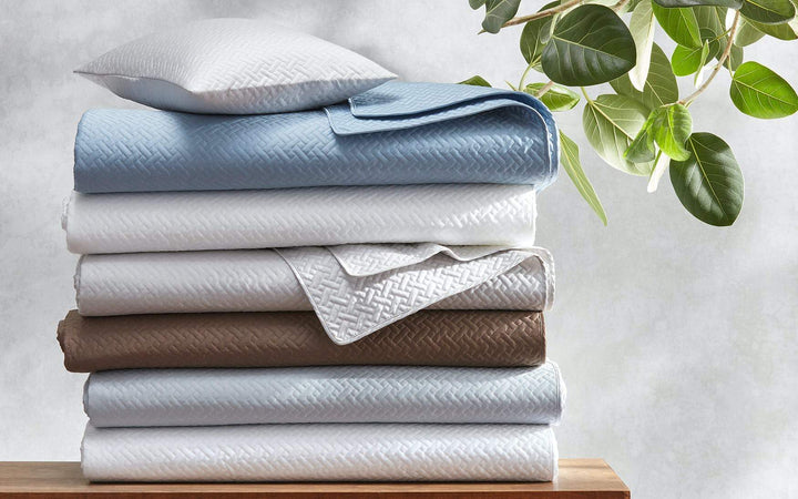 Basketweave Full/Queen Quilt Bedding Style Matouk 