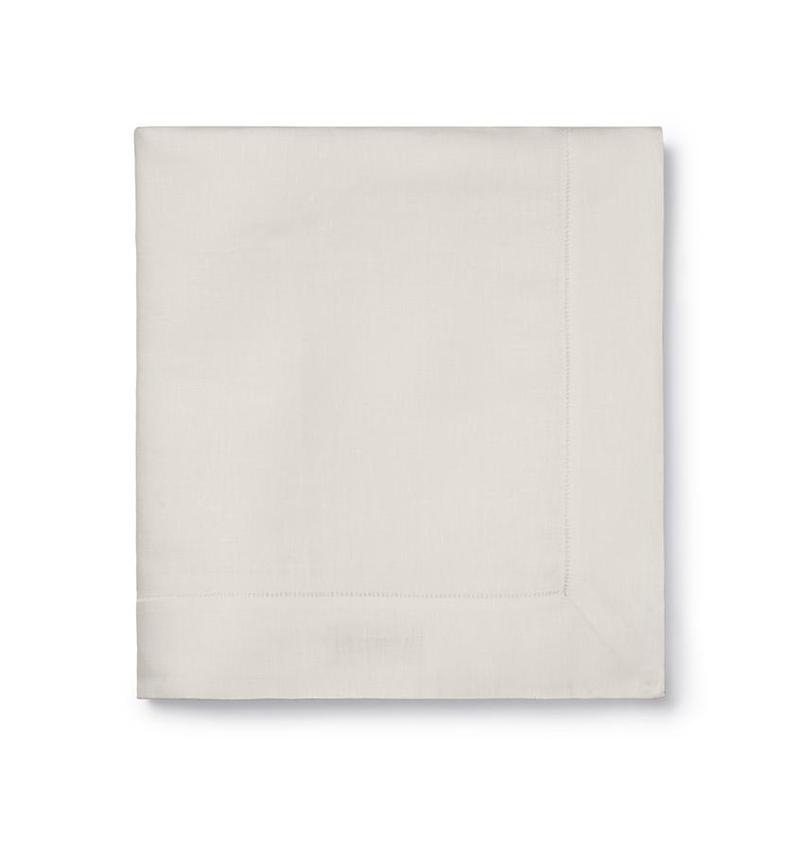 Table Linens - Classico Round Tablecloth - 106"