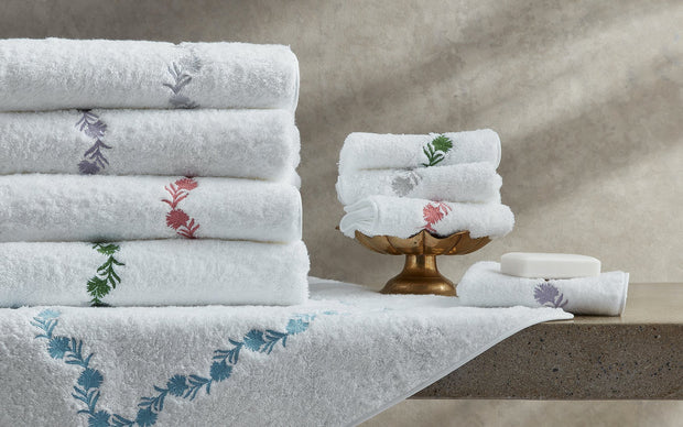 Daphne Guest Towel 14x21 Bath Linens Matouk 