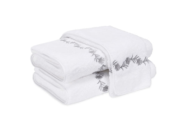 Daphne Wash Cloth 13x13 Bath Linens Matouk Silver 