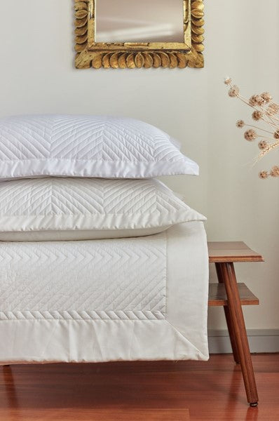 Eloise King Coverlet Bedding Style Bovi 