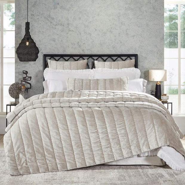 Gatsby Queen Quilt Bedding Style Orchids Lux Home Champagne 