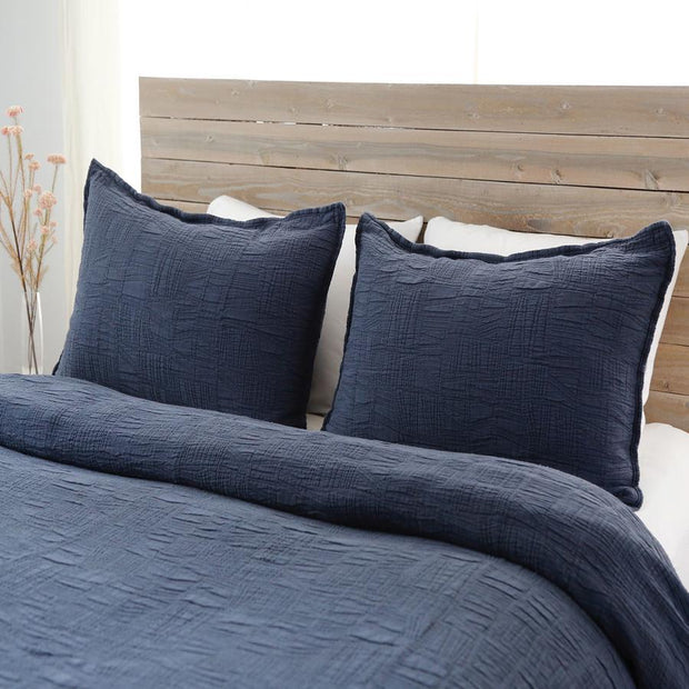 Harbour Queen Matelasse Bedding Style Pom Pom at Home 