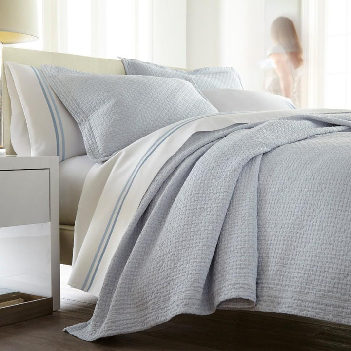 Bedding Style - Juliet Full/Queen Coverlet
