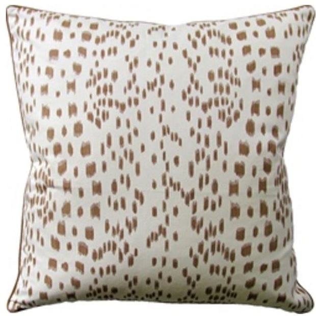 Les Touches 22" Pillow Decorative Pillow Ryan Studio Tan 