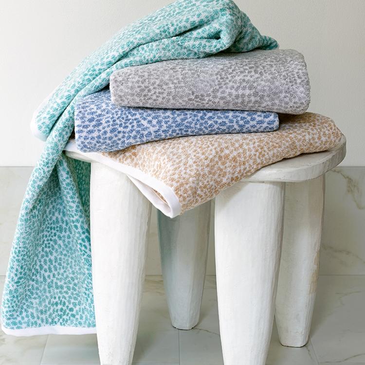 https://bedsidemanor.com/cdn/shop/products/nikita-wash-cloth-set-of-2-bath-linens-matouk-775500_1024x1024.jpg?v=1635394993