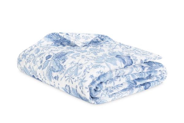 Pomegranate Linen Quilted Full/Queen Quilt Bedding Style Matouk Porcelain Blue 