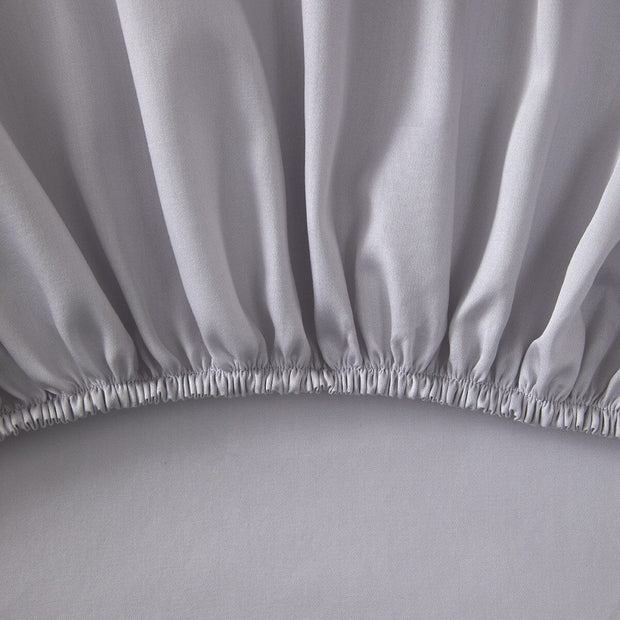 Triomphe Queen Fitted Sheet Bedding Style Yves Delorme Platine 